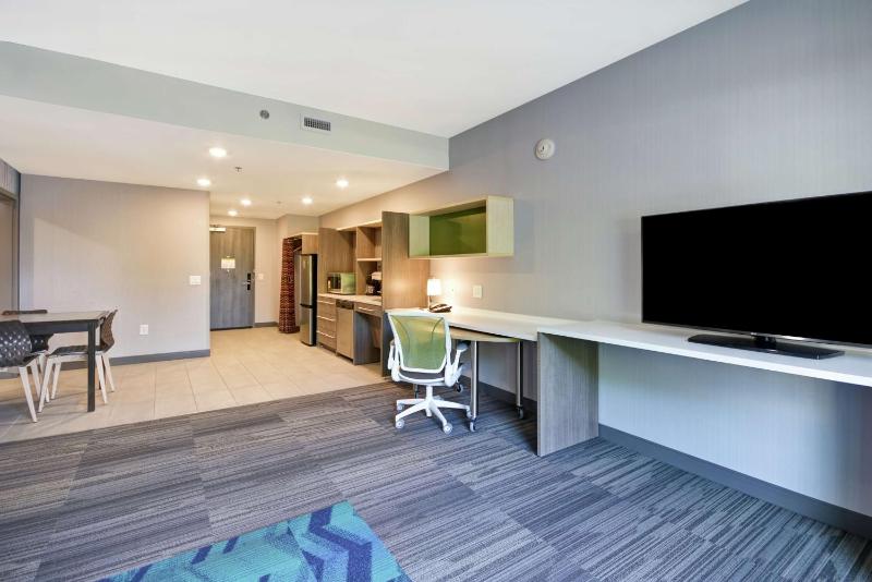 One-Bedroom King Suite - Non-Smoking image 4