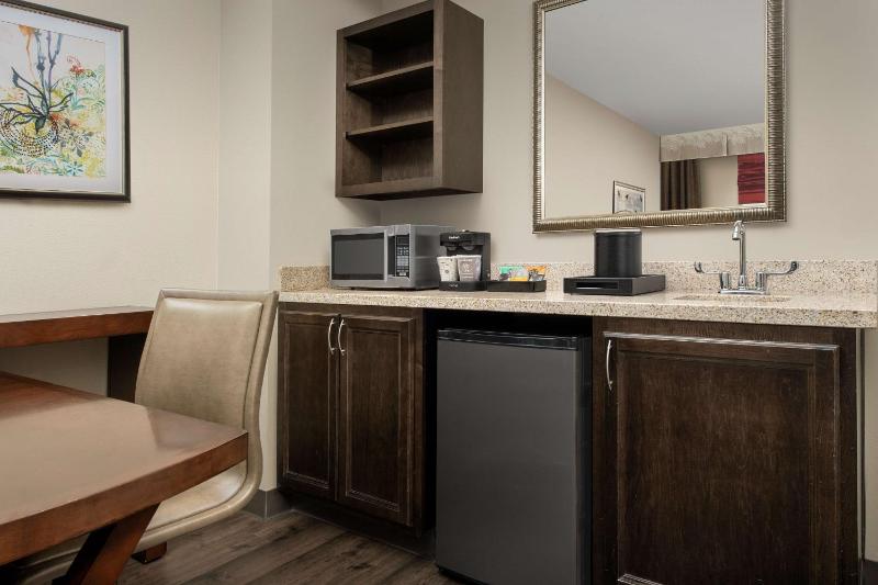 Two-Room King Suite - Non-Smoking image 4