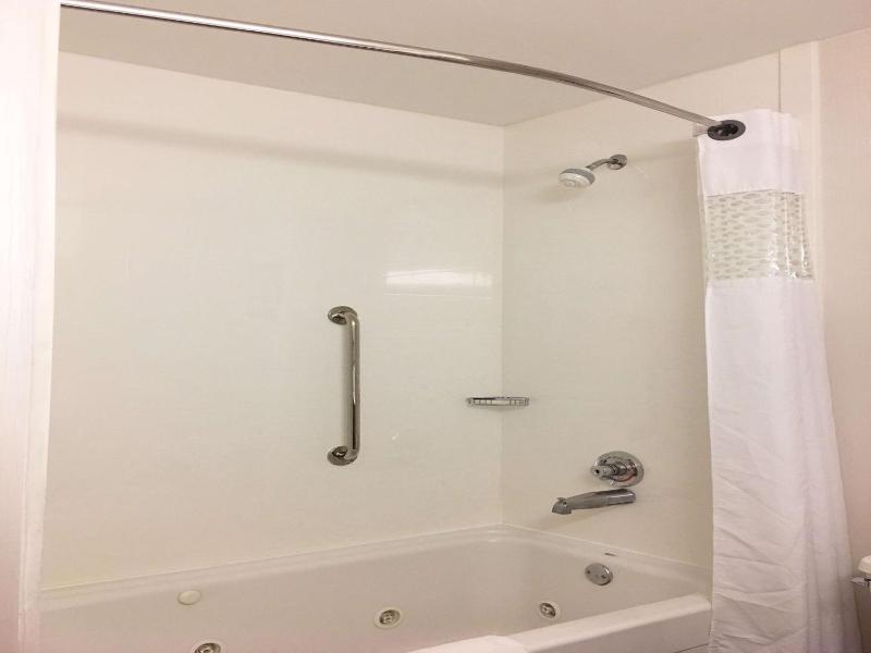King Room - Hearing Access/Non-Smoking image 4