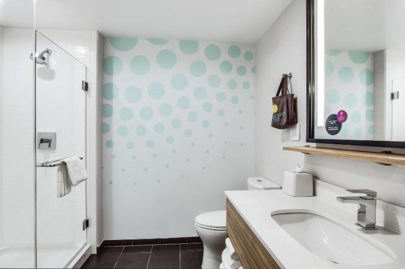 King Room image 2