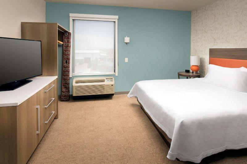 One-Bedroom King Suite - Non-Smoking image 4