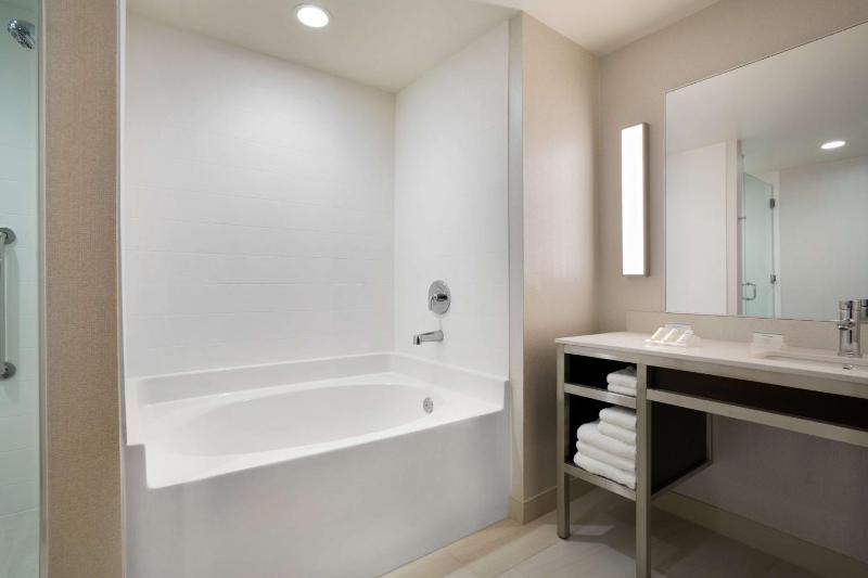 King Room image 2