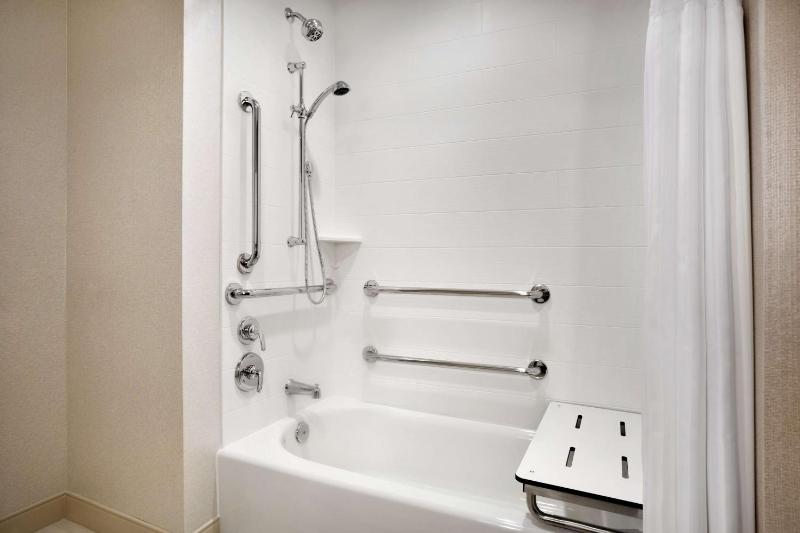 King Room with Accessible Tub - Mobility Access image 2