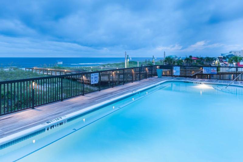 Hampton Inn & Suites Carolina Beach Oceanfront - image 28