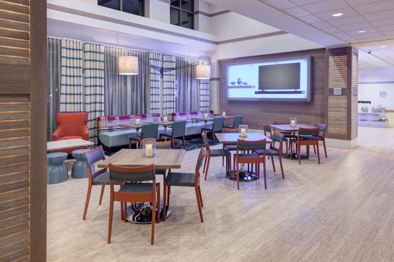 Hampton Inn & Suites Carolina Beach Oceanfront - image 23