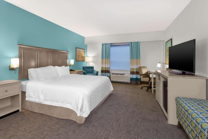 Hampton Inn & Suites Carolina Beach Oceanfront - image 46