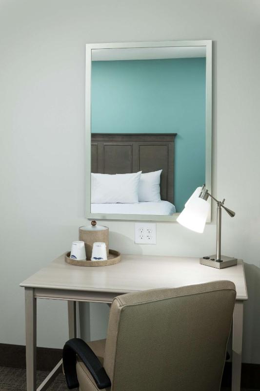 Hampton Inn & Suites Carolina Beach Oceanfront - image 9