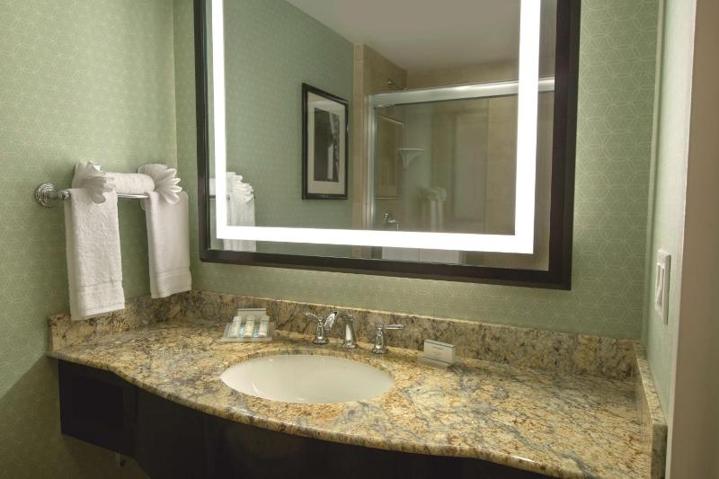 King Room image 3