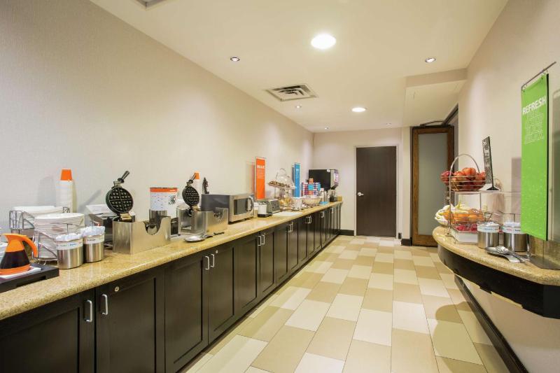Hampton Inn & Suites Denver-Downtown - image 17