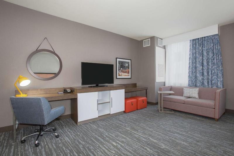 Queen Studio Suite with Two Queen Beds and Sofa Bed - Non-Smoking image 1