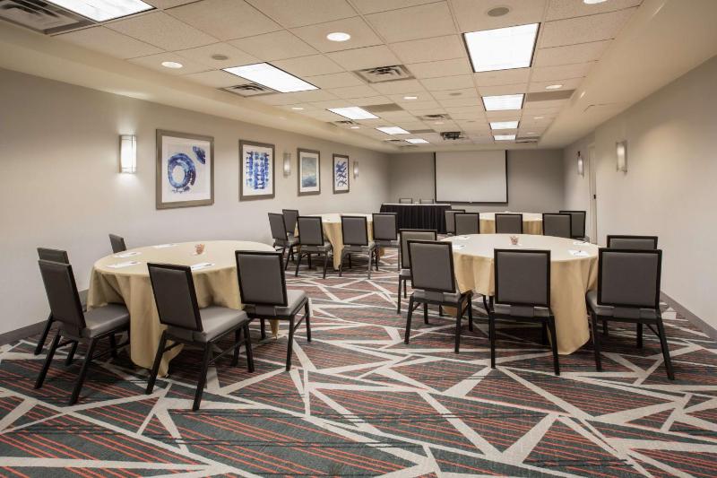 Hampton Inn & Suites Denver-Downtown - image 25