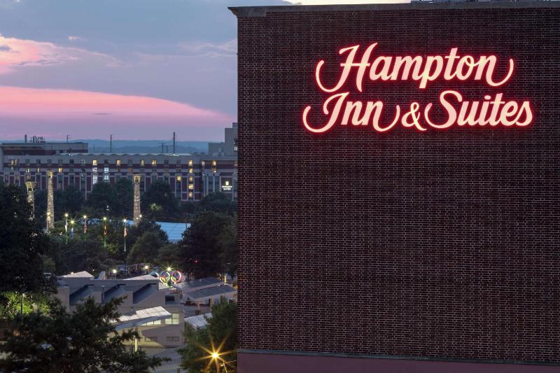 Hampton Inn & Suites Atlanta-Downtown - image 16