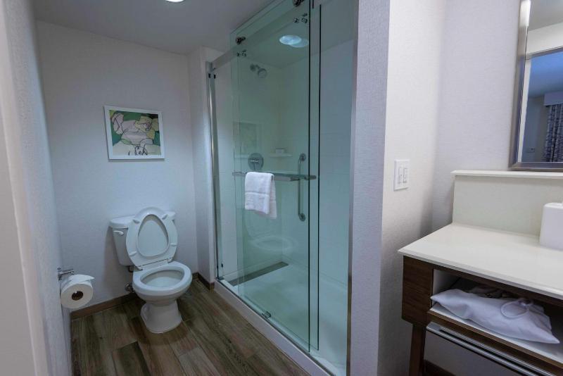 King Room - Non-Smoking image 2