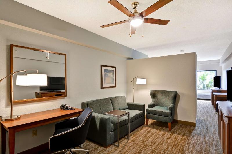 One-Bedroom King Suite with Sofa Bed - Non-Smoking image 1
