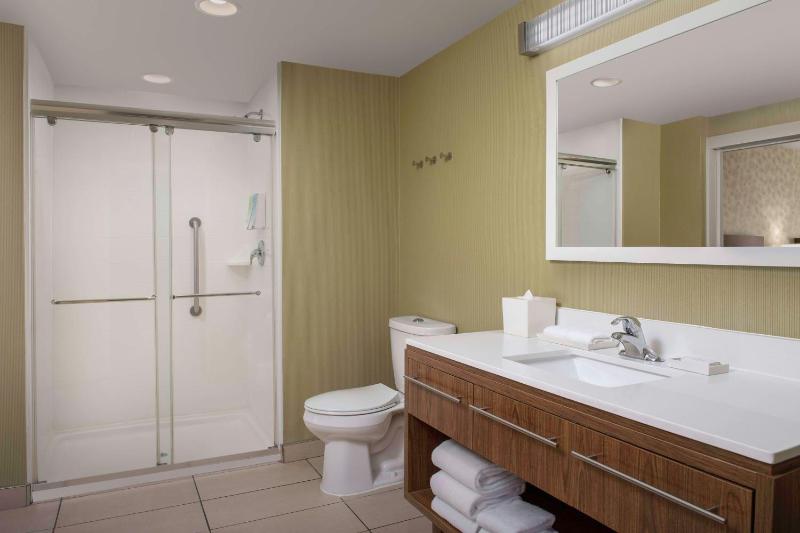 One-Bedroom King Suite - Non-Smoking image 2