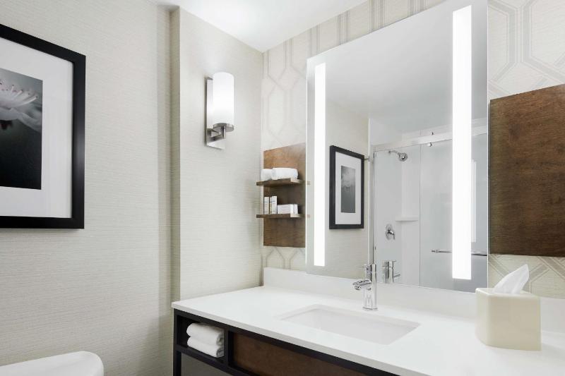 King Room image 2