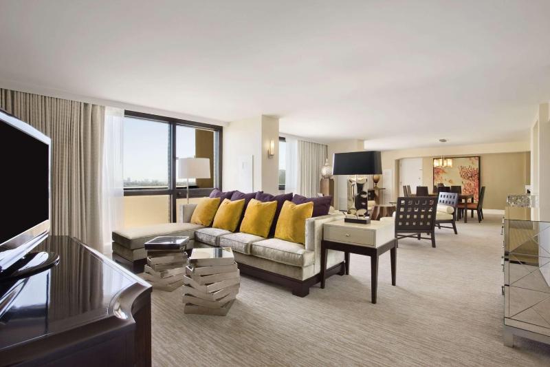 Hilton Miami Airport Blue Lagoon - image 16