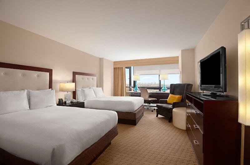 Hilton Miami Airport Blue Lagoon - image 8