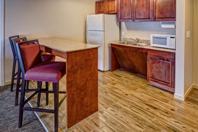 One-Bedroom King Suite - Non-Smoking image 4