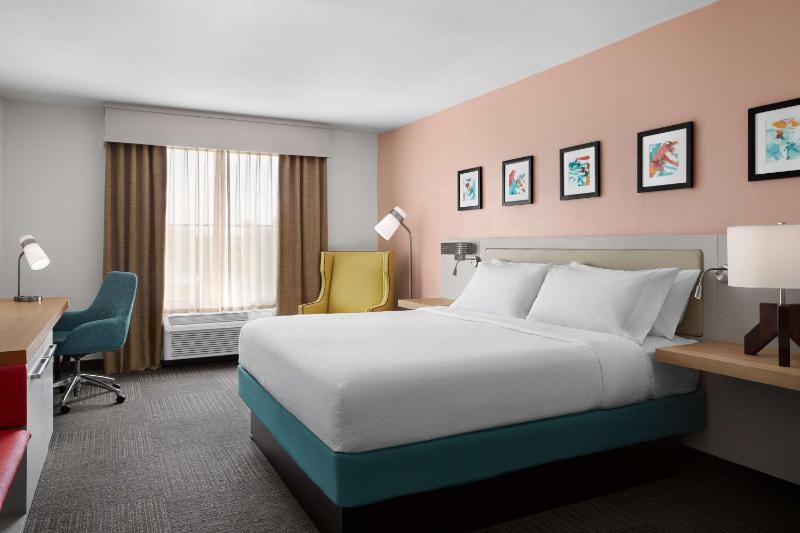 King Room image 3