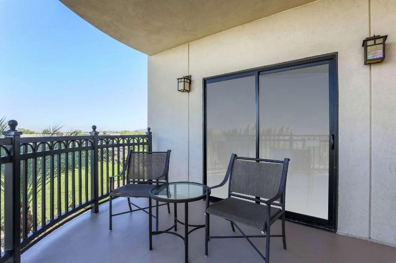 Corner King Room - Disability Access image 1