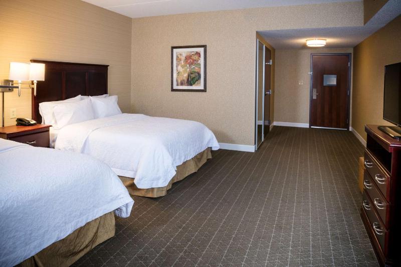 Room with Two Queen Beds - Non-Smoking image 3