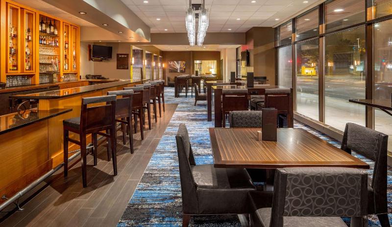 DoubleTree Suites By Hilton Minneapolis - image 28