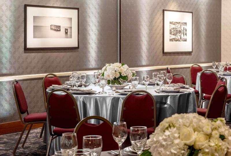DoubleTree Suites By Hilton Minneapolis - image 35