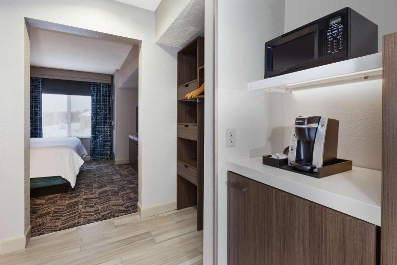 Junior King Suite with Sofa Bed image 3