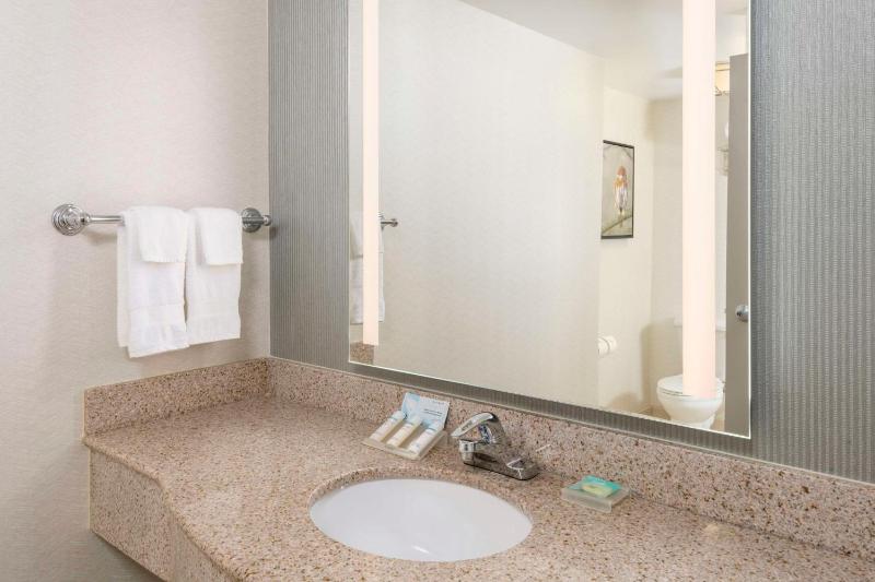 Hilton Garden Inn Scottsdale North/Perimeter Center - image 14