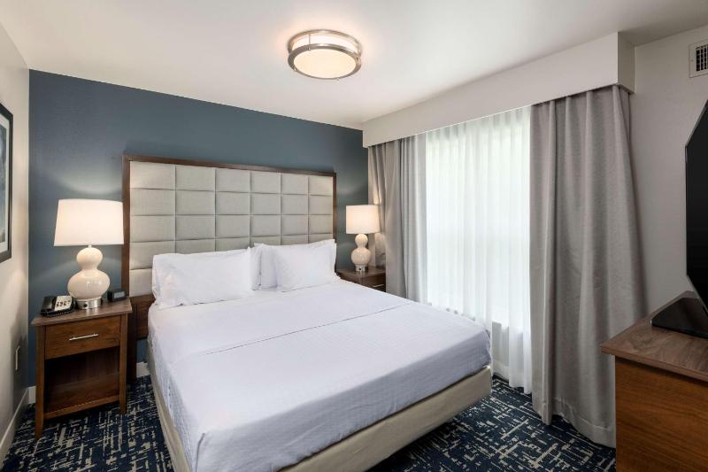 One-Bedroom King Suite - Non-Smoking image 3