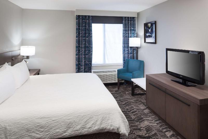 King Suite with Whirlpool image 3