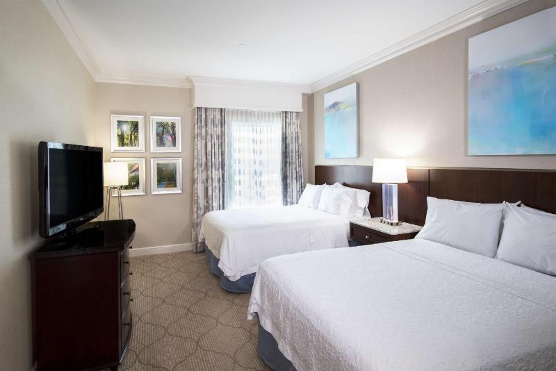 Queen Suite with Two Queen Beds and Sofa Bed image 4