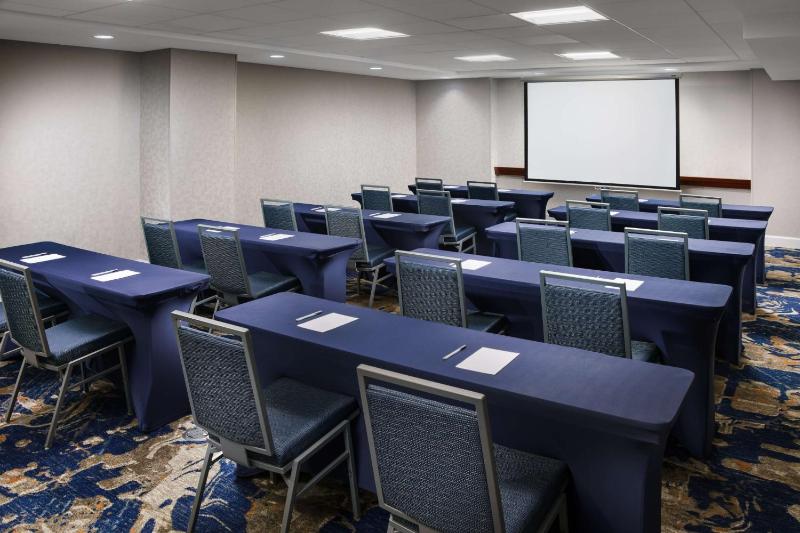 Hampton Inn Washington DC/White House - image 11