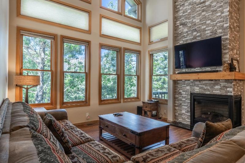 Updated 2 Bedroom Plus Loft 3 Bathroom Snowcreek Phase V #860 Sleeps 6 - image 26