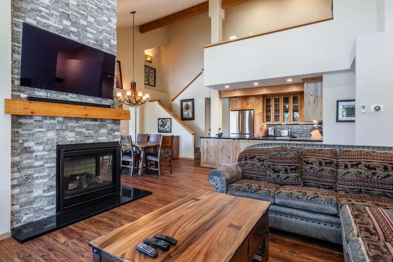 Updated 2 Bedroom Plus Loft 3 Bathroom Snowcreek Phase V #860 Sleeps 6 - image 9