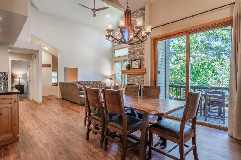 Updated 2 Bedroom Plus Loft 3 Bathroom Snowcreek Phase V #860 Sleeps 6 - image 18