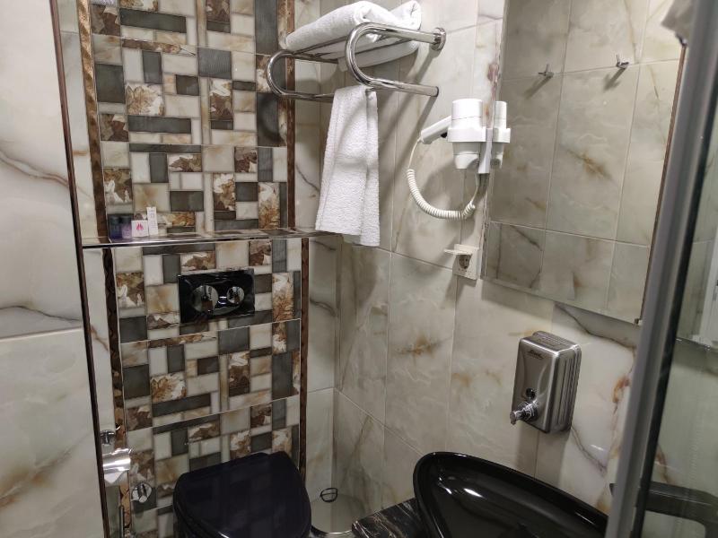 Deluxe Double Room with Sea View image 2