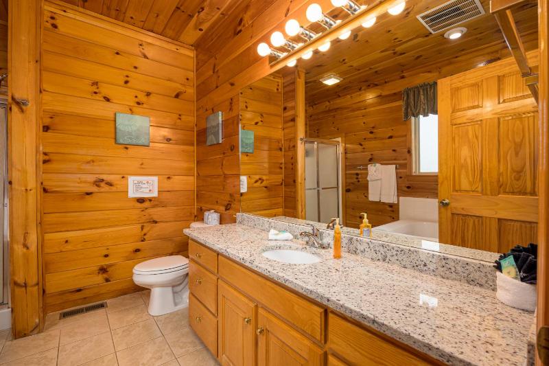 Luxurious 6BR Smoky Mountain cabin with stunning views game room fire pit and hot tub Wi-Fi - image 47
