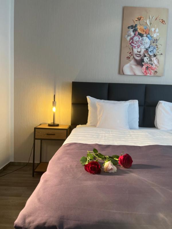 Double Room image 3