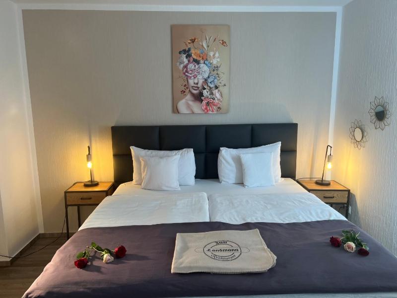 Double Room image 2