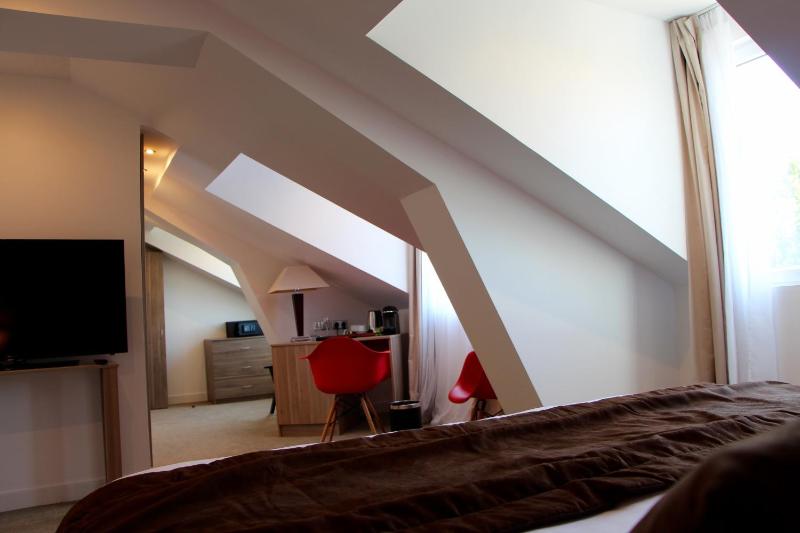 Deluxe Double Room image 3