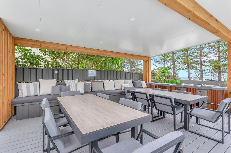Burleigh Esplanade Apartments - image 2