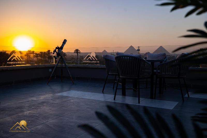 Deluxe King Suite image 2