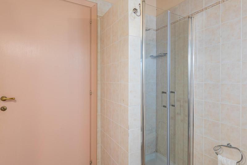 One-Bedroom Apartment (2 Adults + 2 Children) image 2