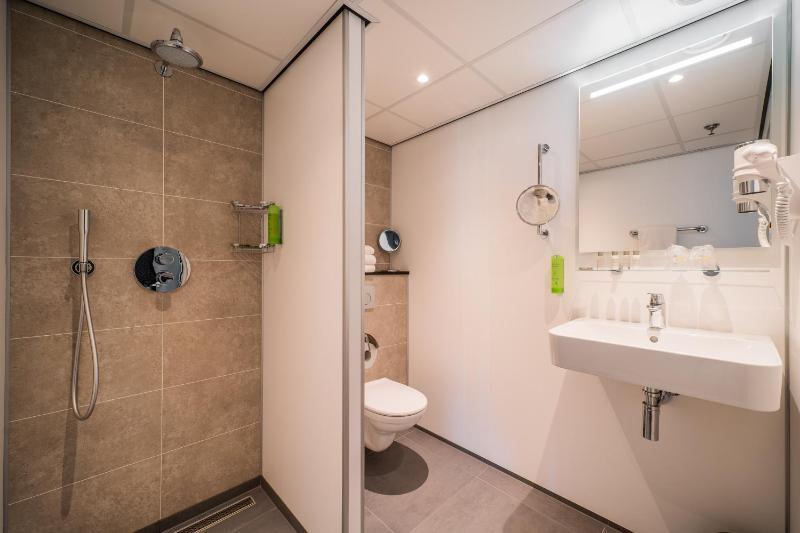 Deluxe Double Room with Balcony and Sea View image 3