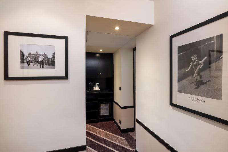 Superior Family Room image 1