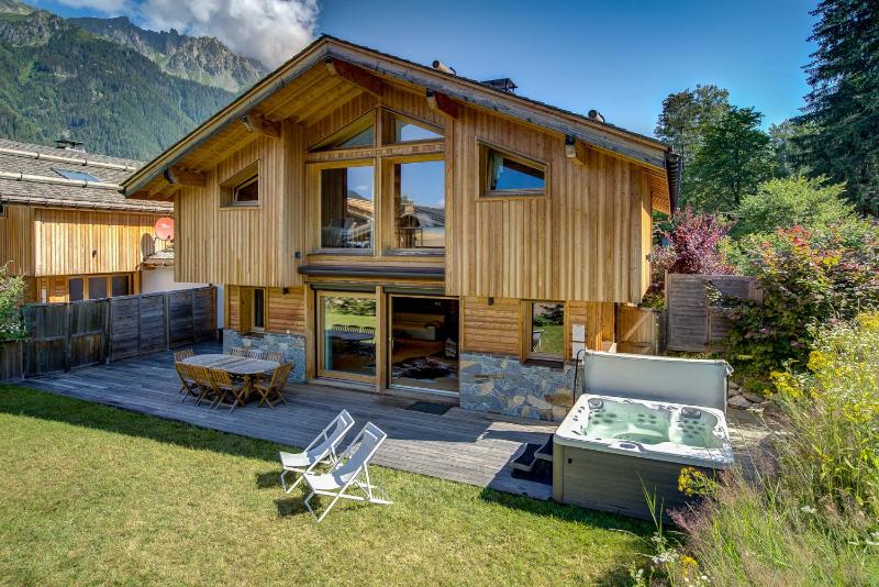 Chalet Planards 2 Images