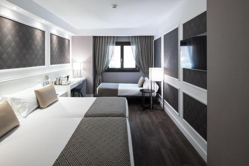 Triple Room (3 Adults) image 3