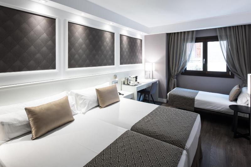 Triple Room (3 Adults) image 4